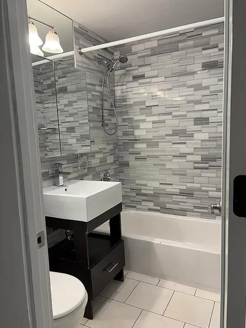 2 bed apartment at 239 West 14th Street, Unit 2B, Chelsea, photo 6 of 8
