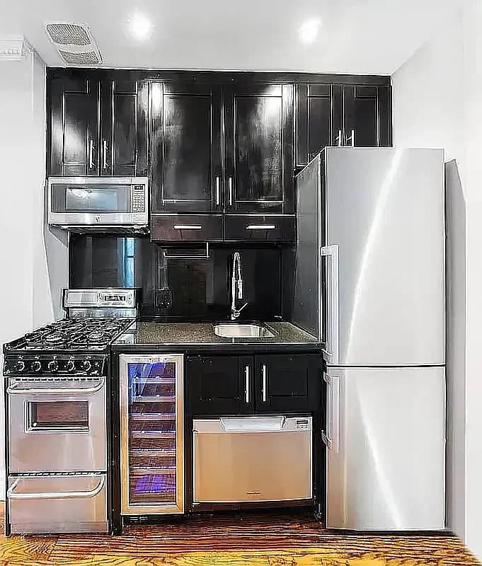 1 bed apartment at 564 Hudson Street, Unit 3A, West Village, photo 3 of 4