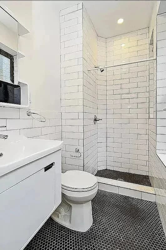 Studio apartment at 174 Hester Street, Unit 13, Little Italy, photo 6 of 7