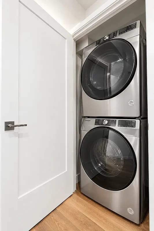 4 bed apartment at 174 Hester Street, Unit 1, Little Italy, photo 4 of 10