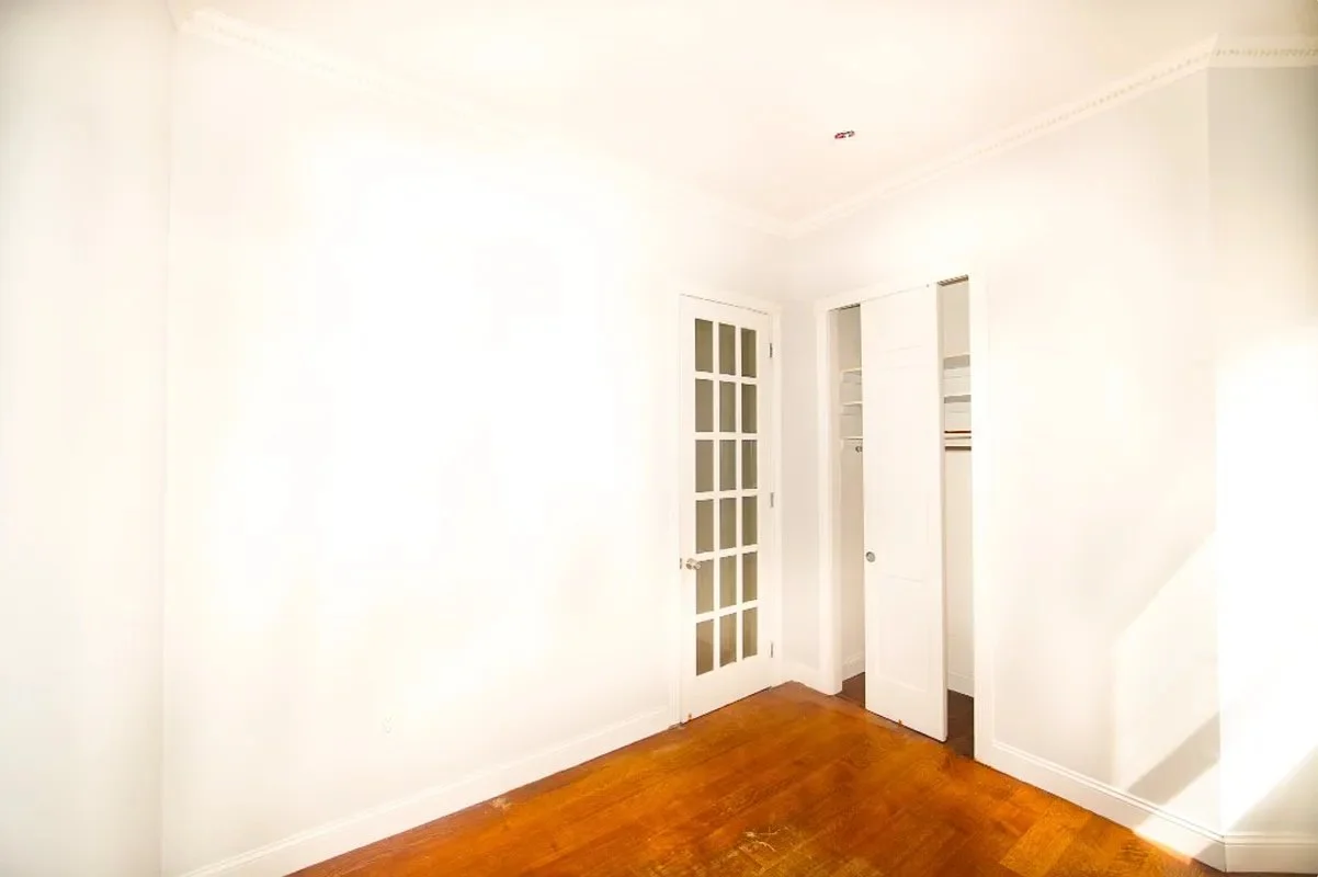 6 bed apartment at 15 West 103rd Street, Unit 5K, Upper West Side, photo 7 of 14