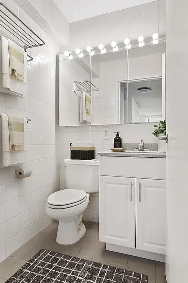 3 bed apartment at 437 W 53rd ST, Unit 4C, Hell's Kitchen, photo 5 of 6
