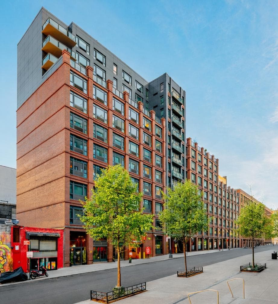 3 bed apartment at 181 Front Street, Unit 6M, Dumbo, photo 2 of 12