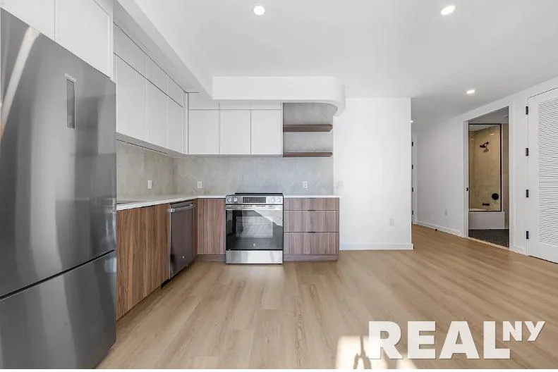2 bed apartment at 953 Dean Street, Unit 857, Crown Heights, photo 3 of 10
