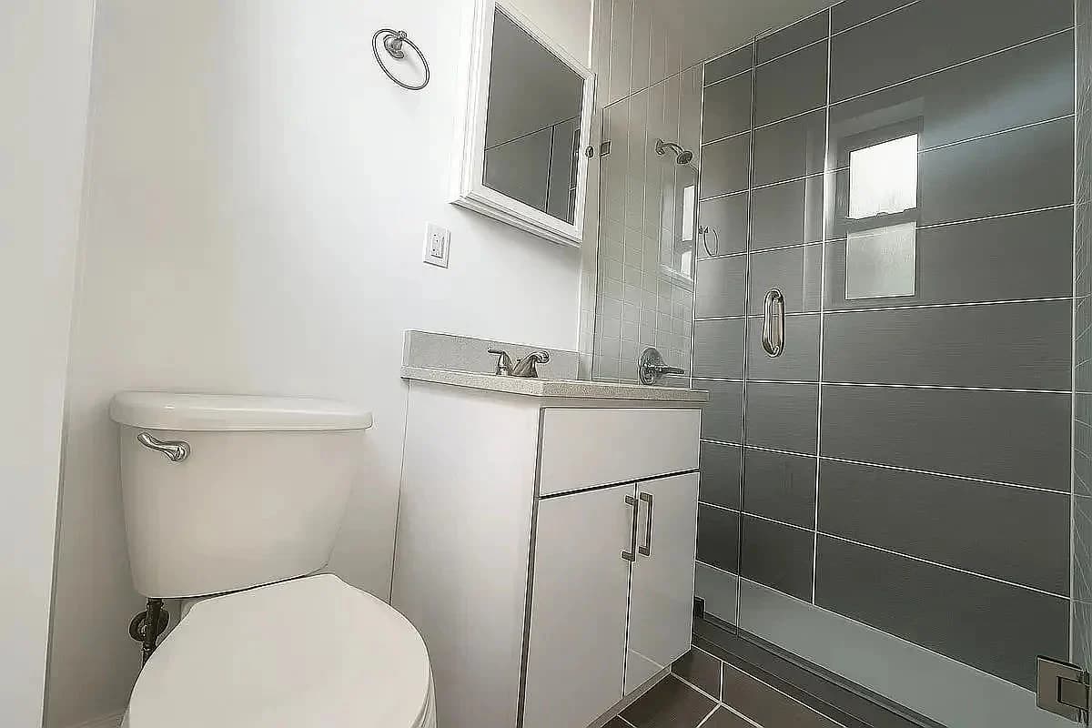 2 bed apartment at 32-38 48th Street, Unit 3R, Astoria, photo 6 of 7