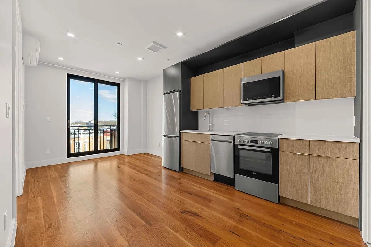 1 bed apartment at 948 New York Avenue, Unit 2D, Flatbush, photo 3 of 8