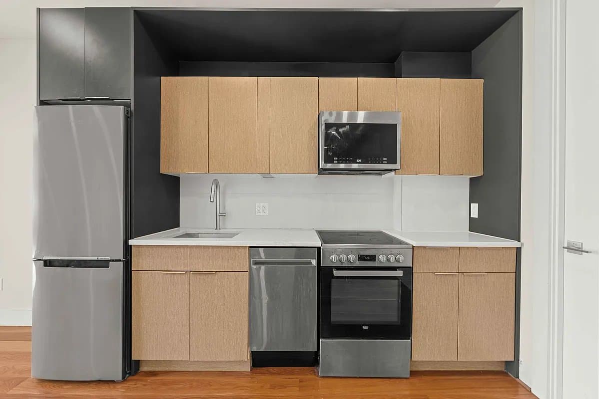 1 bed apartment at 948 New York Avenue, Unit 2D, Flatbush, photo 2 of 8