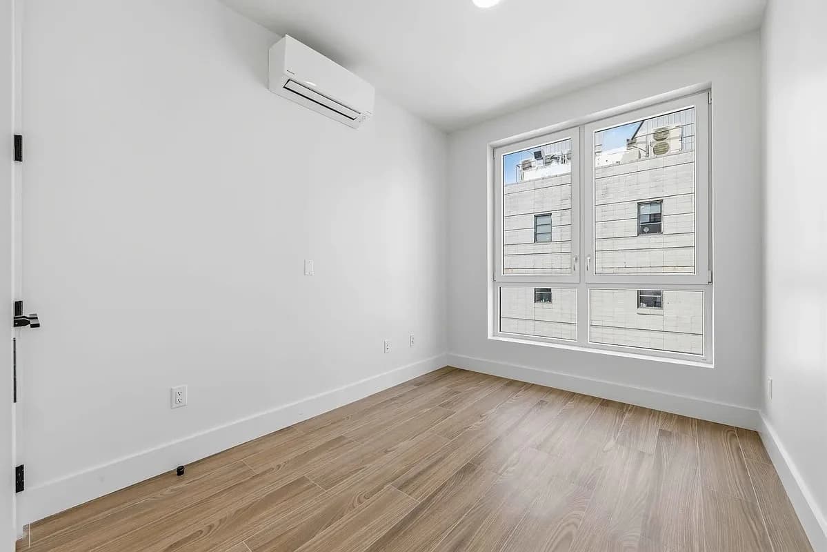 2 bed apartment at 105 Hawthorne Street, Unit 4A, Flatbush, photo 4 of 7