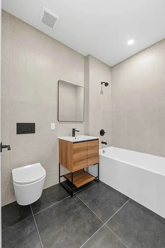 2 bed apartment at 105 Hawthorne Street, Unit 4A, Flatbush, photo 7 of 7