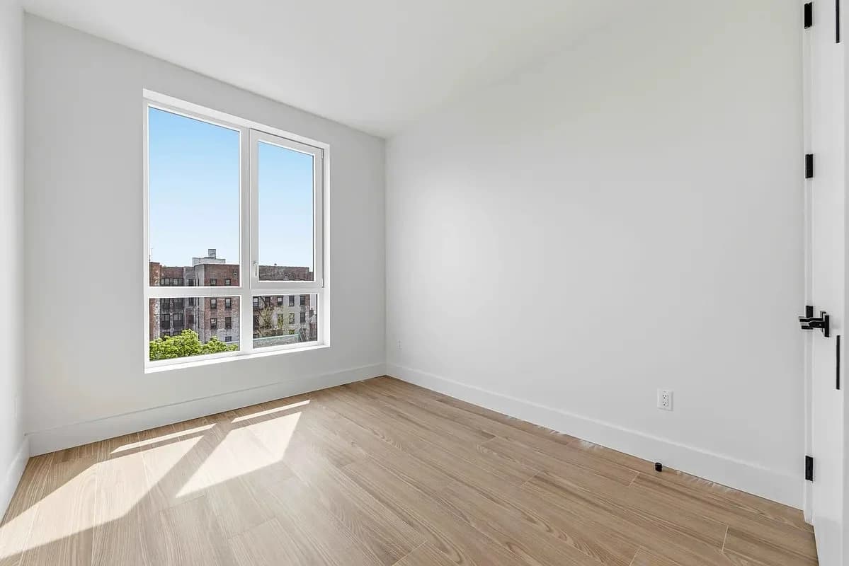 2 bed apartment at 105 Hawthorne Street, Unit 2C, Flatbush, photo 3 of 6