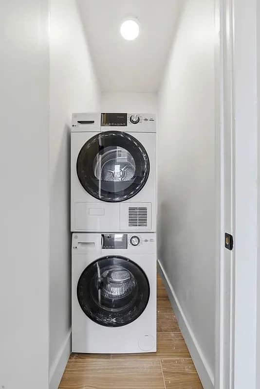 2 bed apartment at 105 Hawthorne Street, Unit 2C, Flatbush, photo 5 of 6