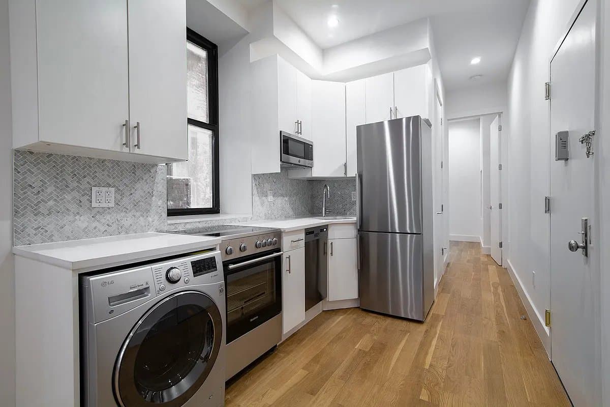 2 bed apartment at 254 Broome Street, Unit 3, Lower East Side, photo 5 of 5