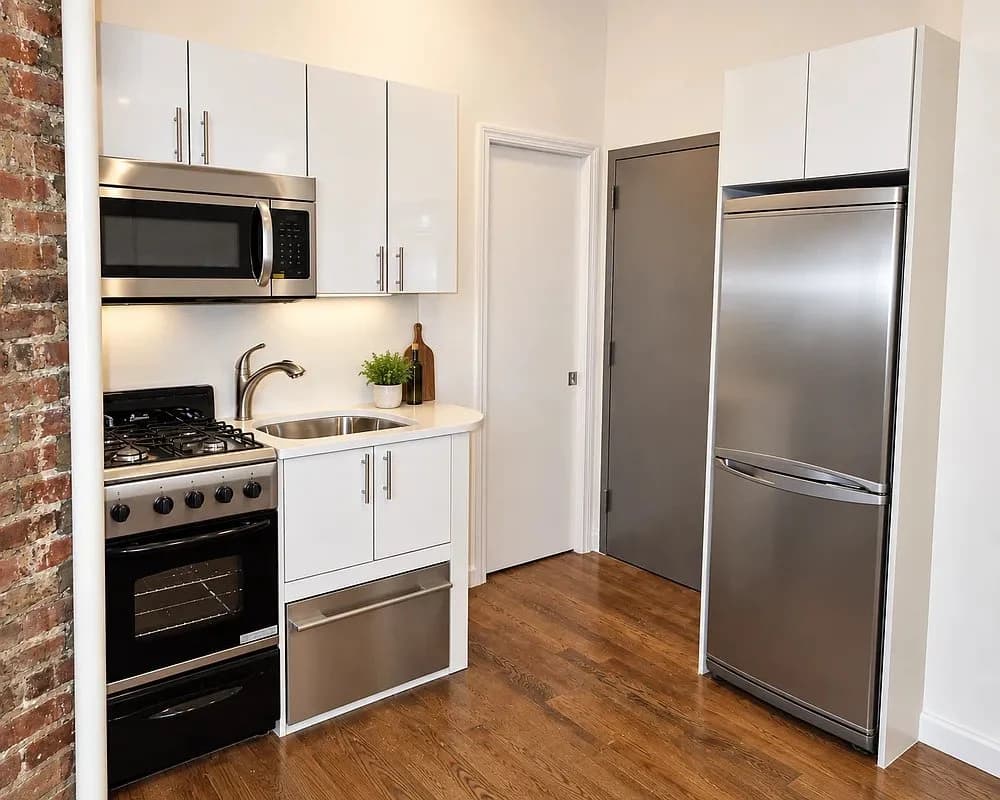 2 bed apartment at 248 Broome Street, Unit 1, Lower East Side, photo 4 of 4