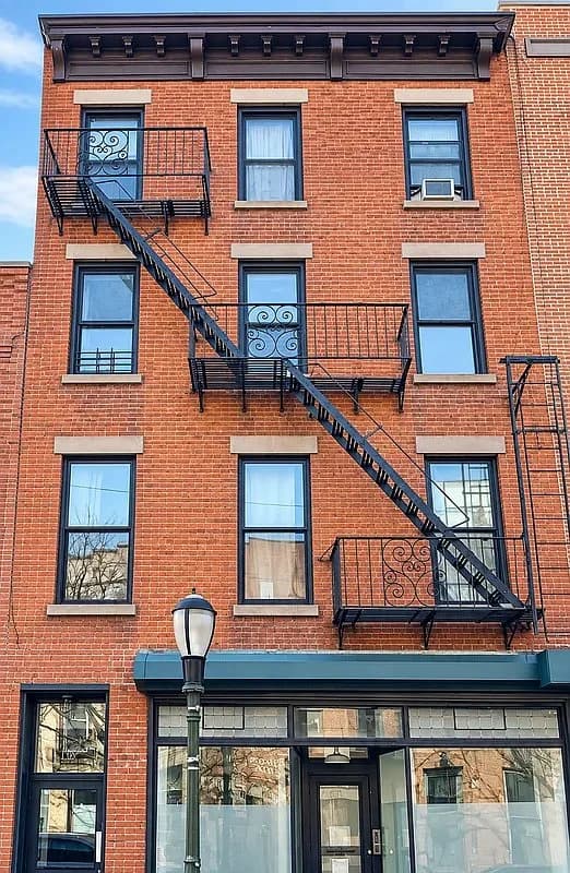 2 bed apartment at 138 Union St., Unit 1F, Columbia Street Waterfront, photo 8 of 8