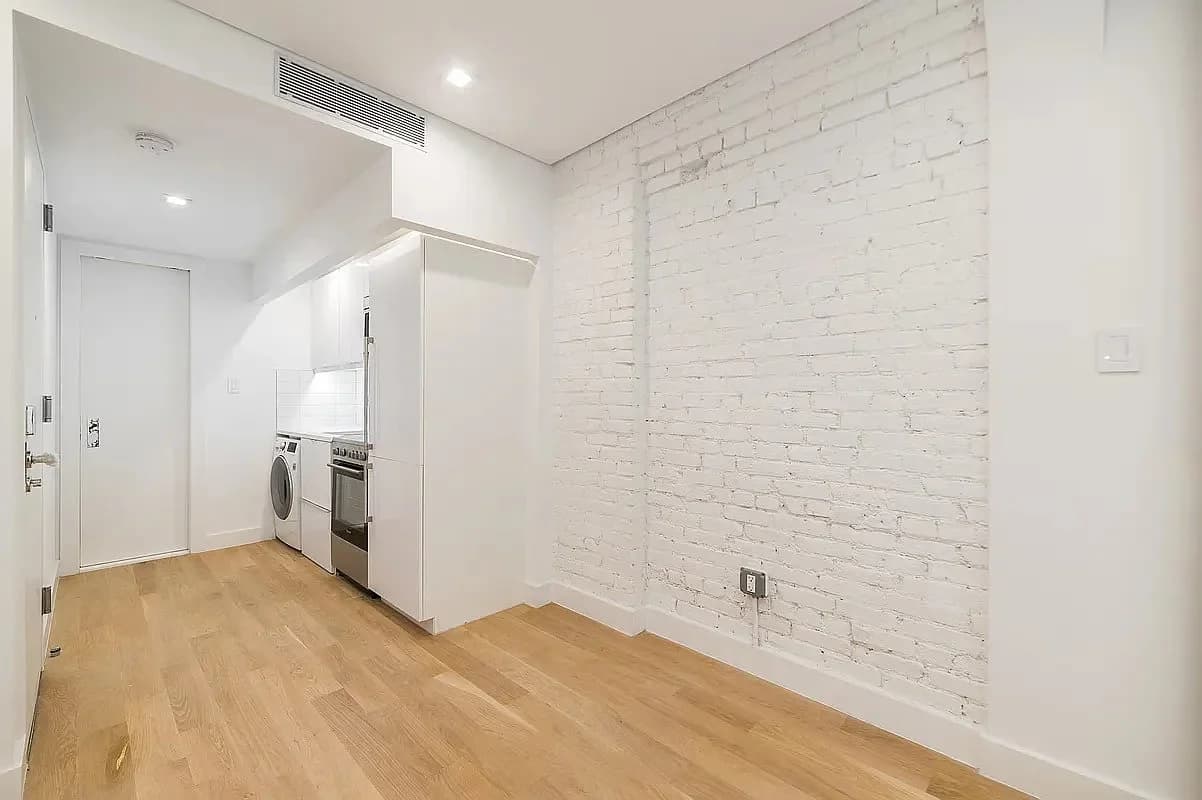 1 bed apartment at 26 Prince Street, Unit 5, Nolita, photo 2 of 5