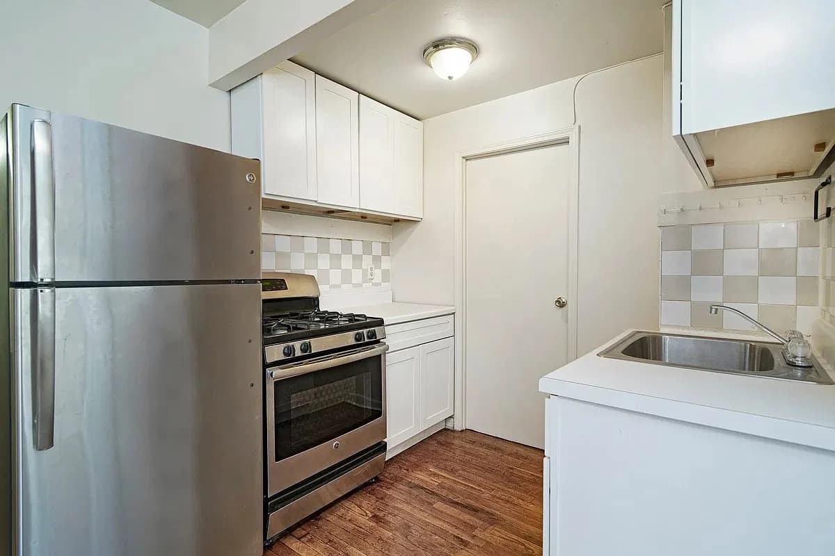 2 bed apartment at 205 Allen Street, Unit 11, Lower East Side, photo 4 of 5