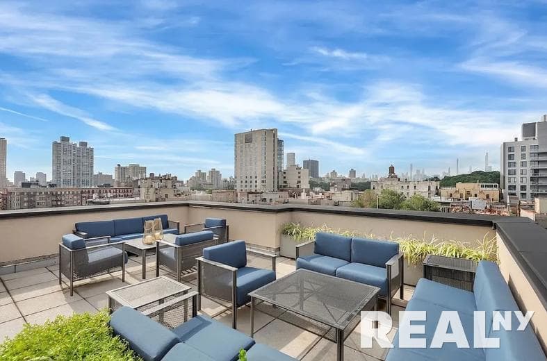 Studio apartment at 127 West 112th Street, Unit 6L, Harlem, photo 7 of 9