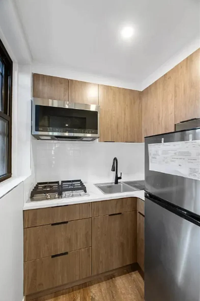 1 bed apartment at 453 West 48th Street, Unit 4A, Hell's Kitchen, photo 6 of 7