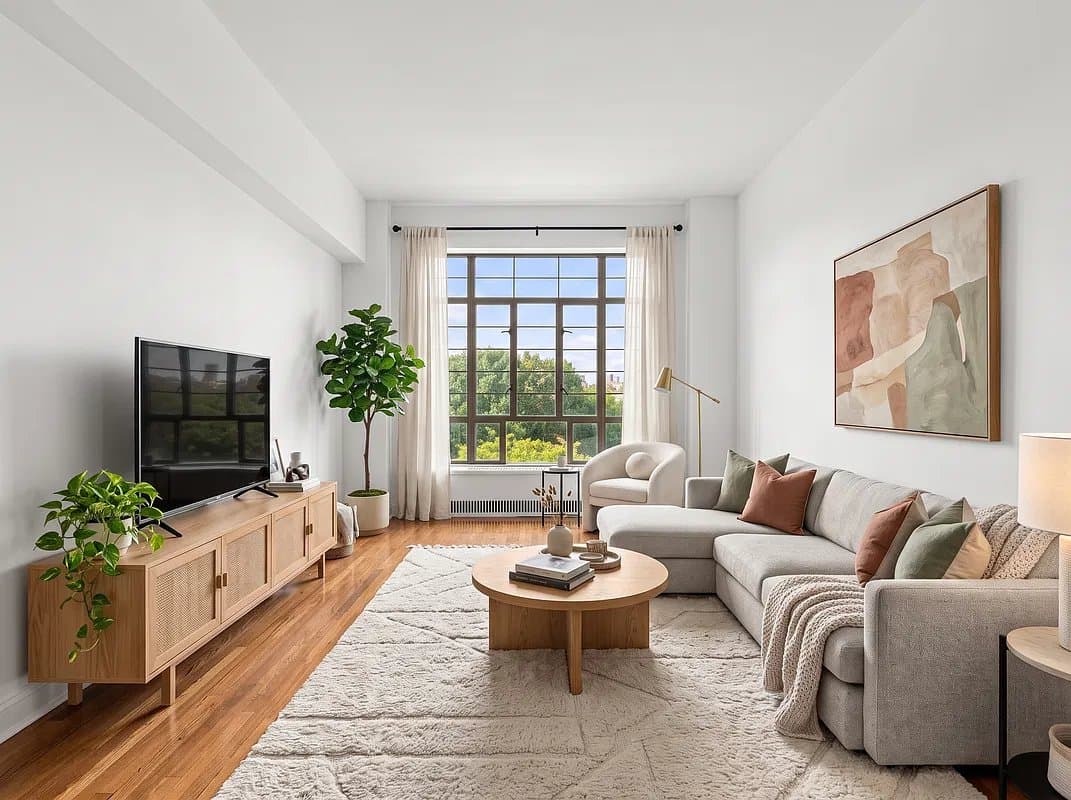 2 Bed apartment at 150 Greenway Terrace, Unit 68W, Forest Hills, photo 1 of 11