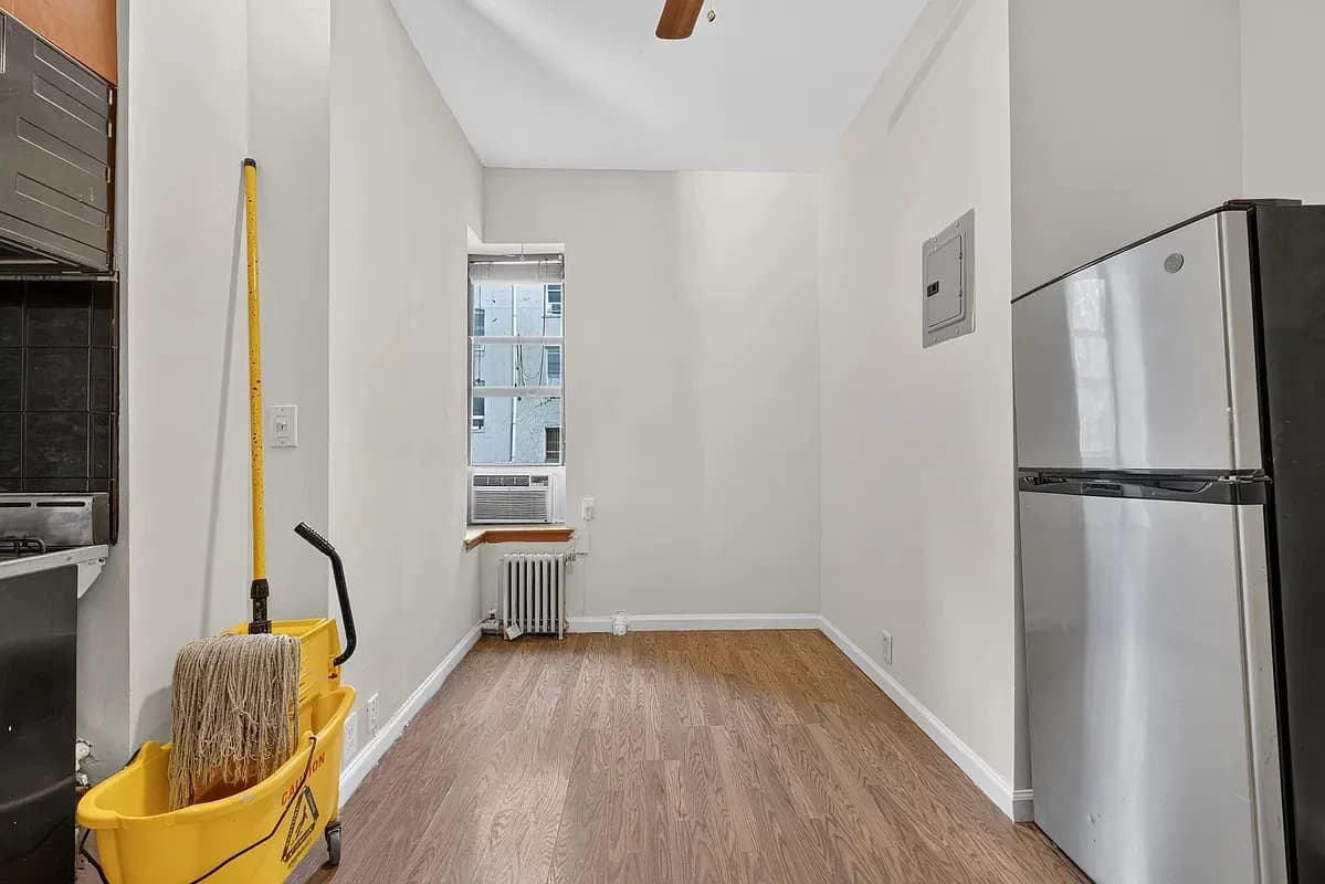 1 bed apartment at 619 East 5th Street, Unit 15, East Village, photo 5 of 7