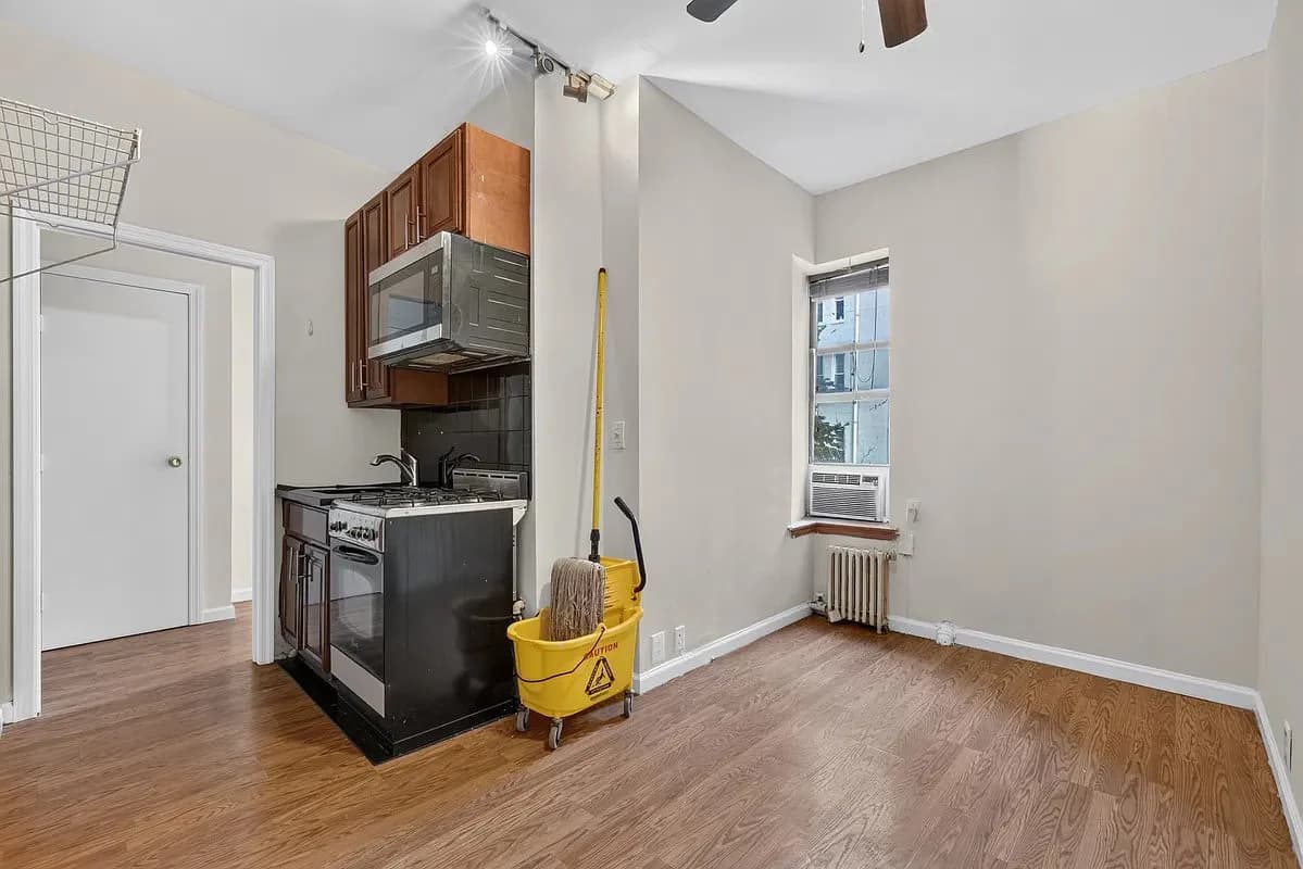1 bed apartment at 619 East 5th Street, Unit 15, East Village, photo 3 of 7