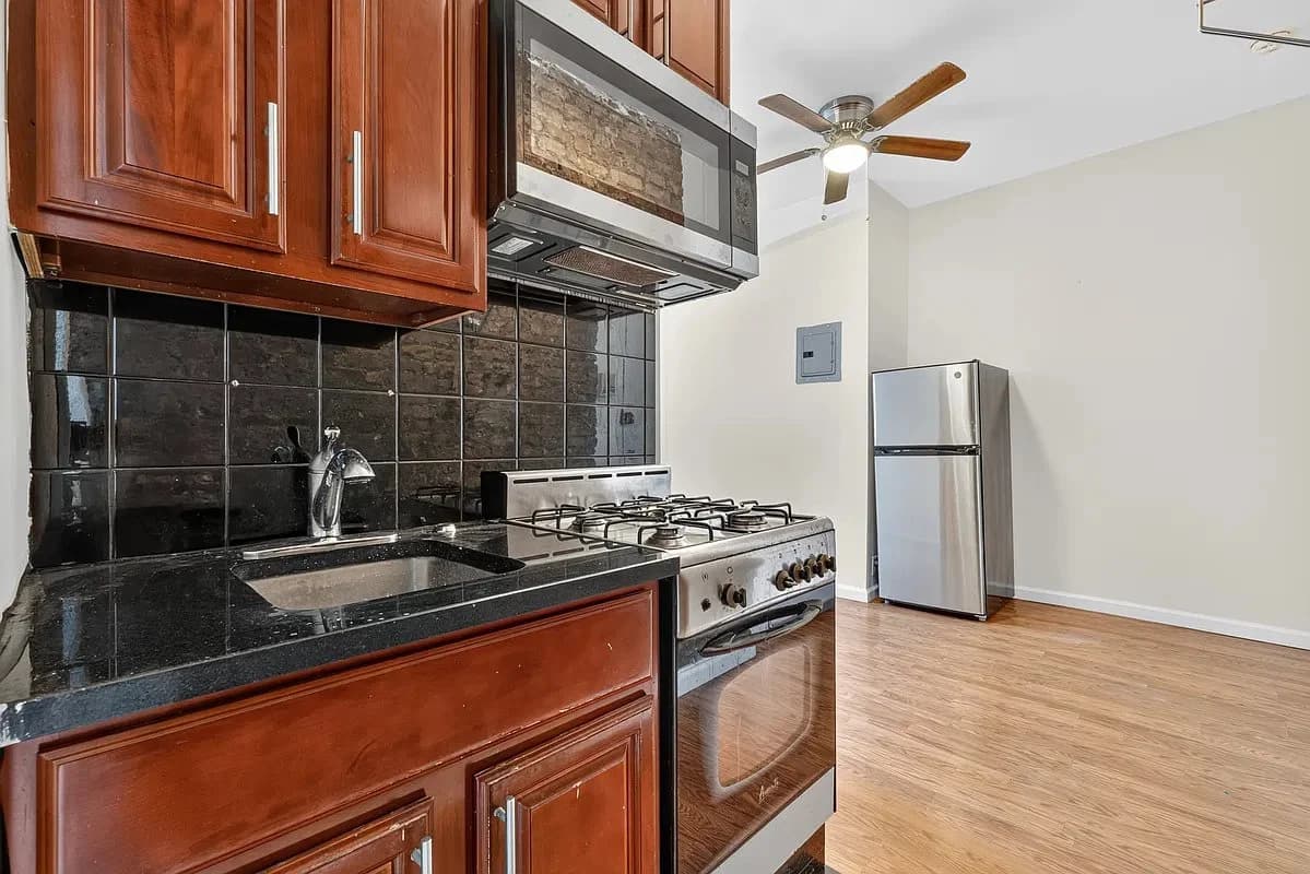 1 bed apartment at 619 East 5th Street, Unit 15, East Village, photo 1 of 7