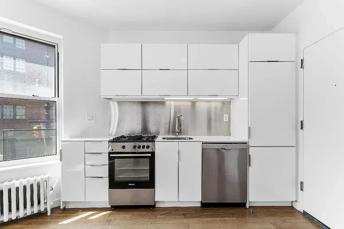 2 bed apartment at 48 Bedford Street, Unit 1B, West Village, photo 3 of 6