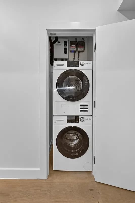 Studio apartment at 136 Allen Street, Unit 2C, Lower East Side, photo 4 of 5