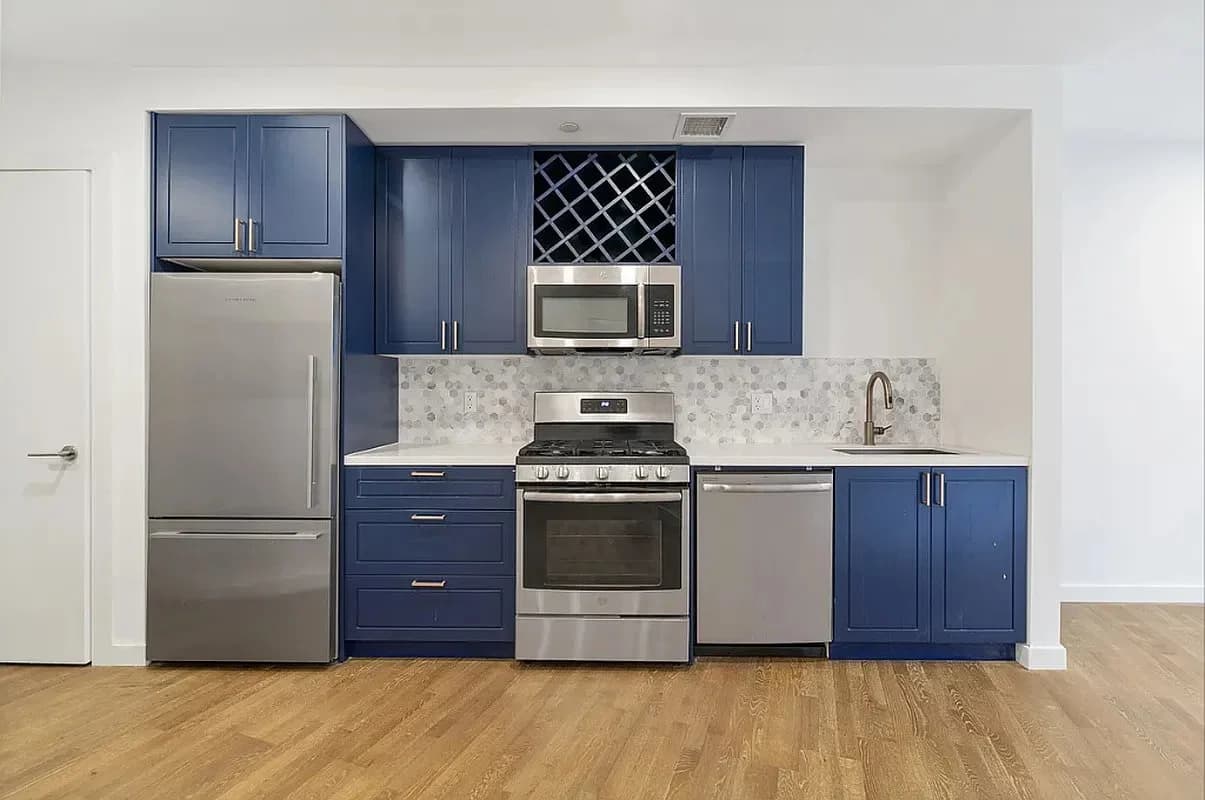 2 bed apartment at 41-32 27TH STREET, Unit 7C, Long Island City, photo 3 of 9