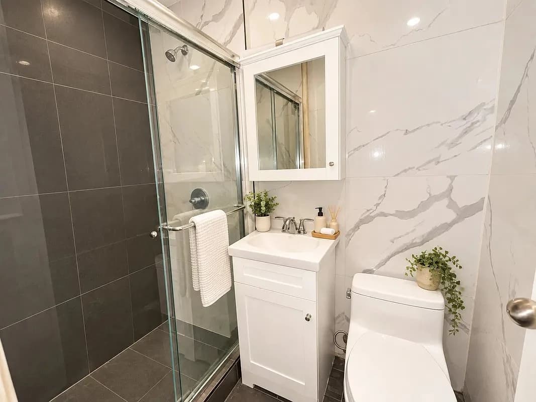 1 bed apartment at 238 East 111th Street, Unit 2D, Harlem, photo 4 of 4