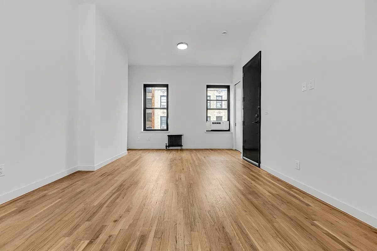 266 West 21st Street, photo 2