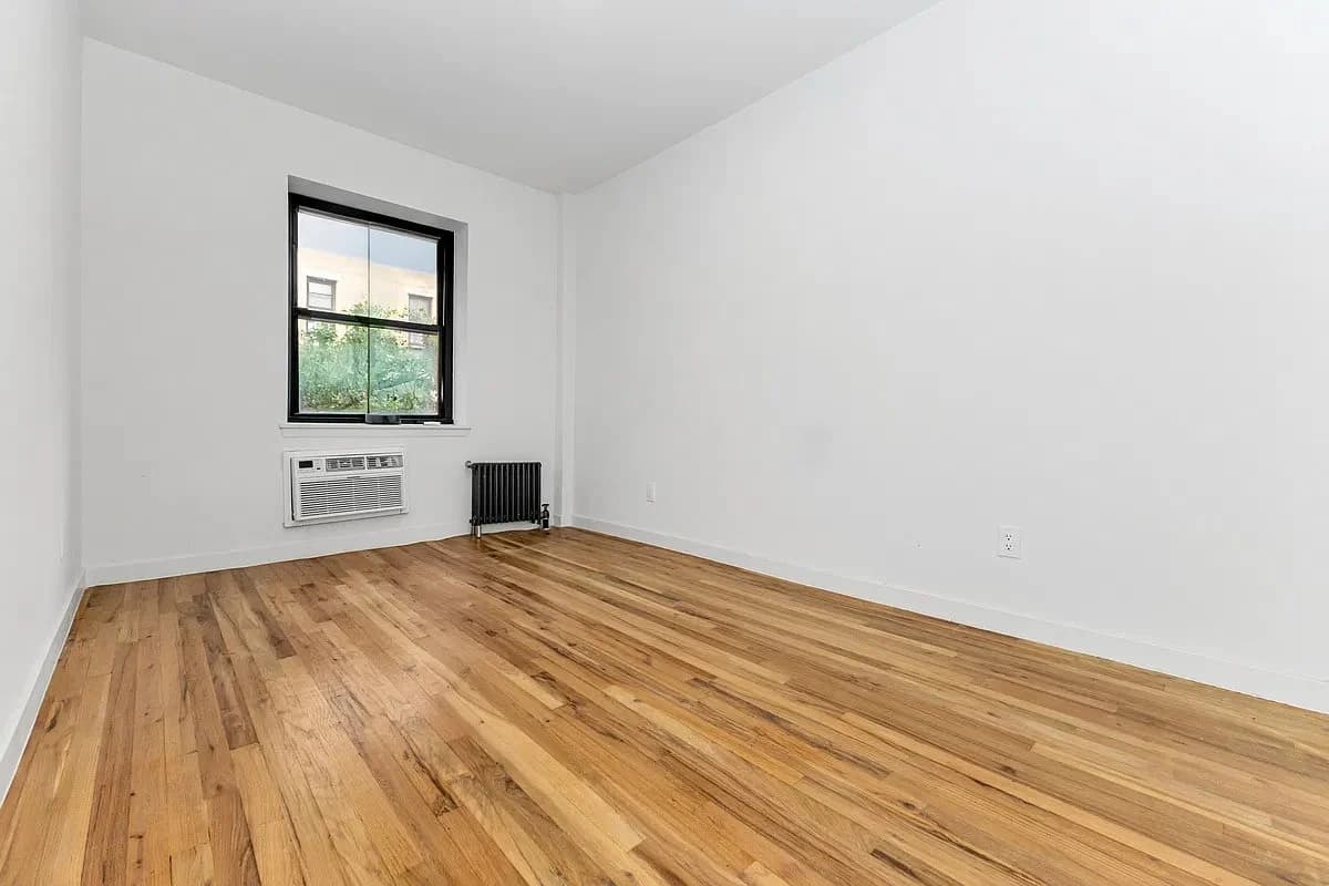 268 West 21st Street, photo 4