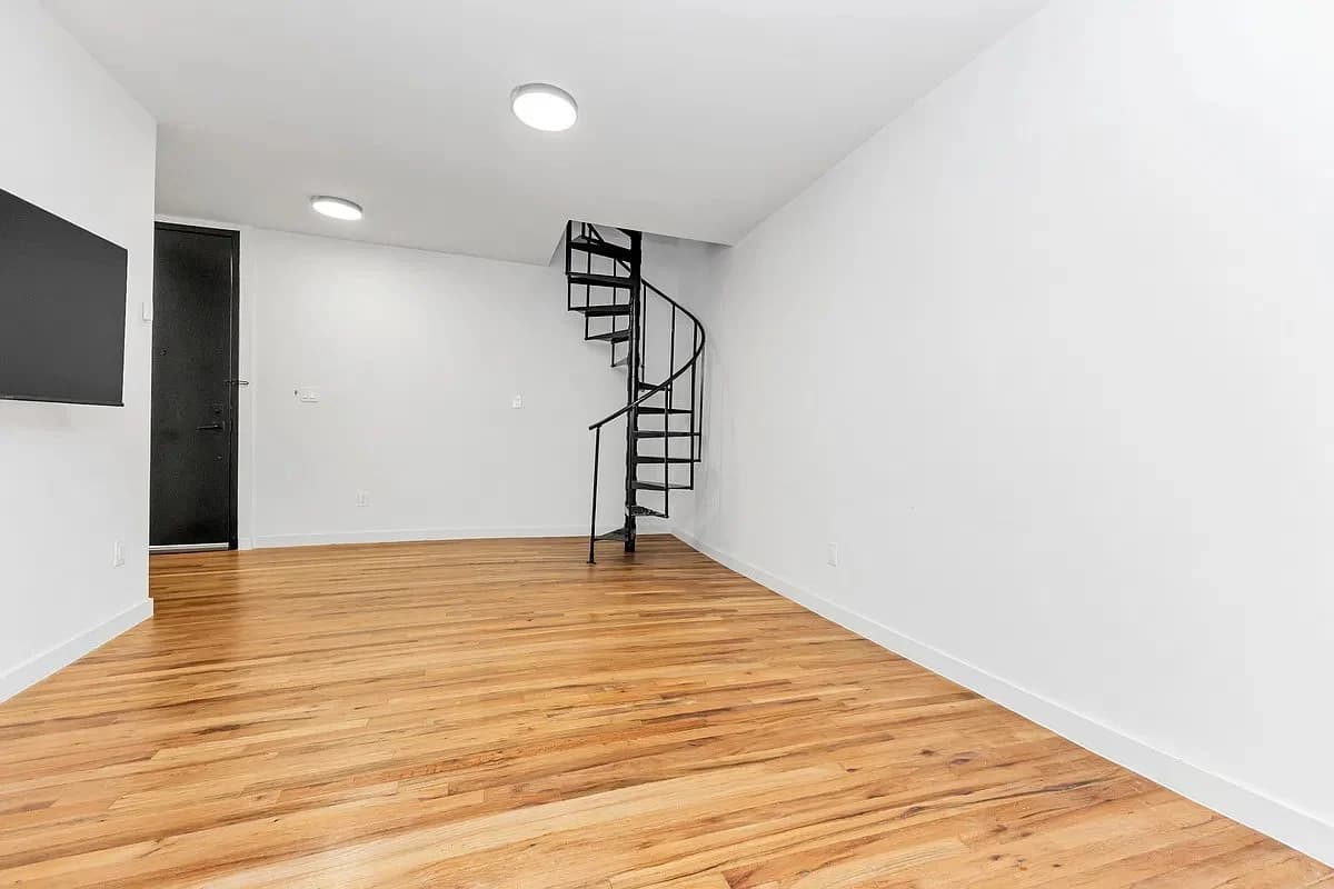 268 West 21st Street, photo 5