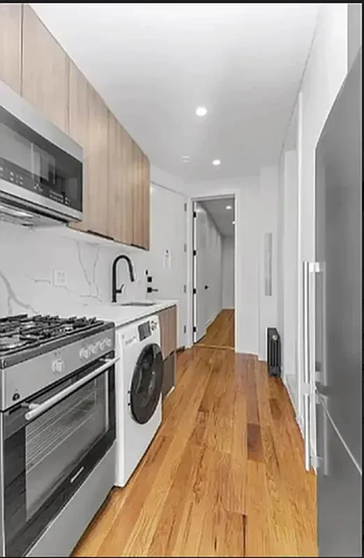 1 bed apartment at 75 Thompson Street, Unit 21, SoHo, photo 3 of 6