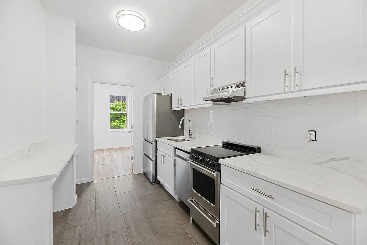 359 Bleecker Street, photo 5