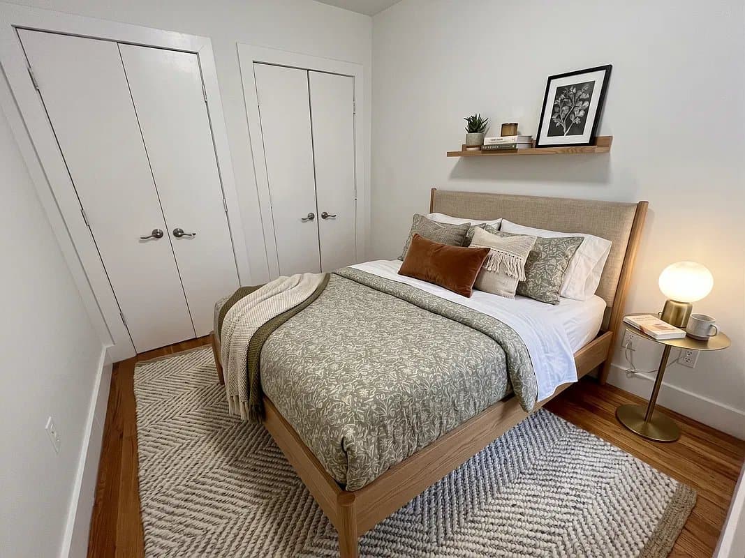 2 bed apartment at 639 Tenth Avenue, Unit 4D, Hell's Kitchen, photo 2 of 3