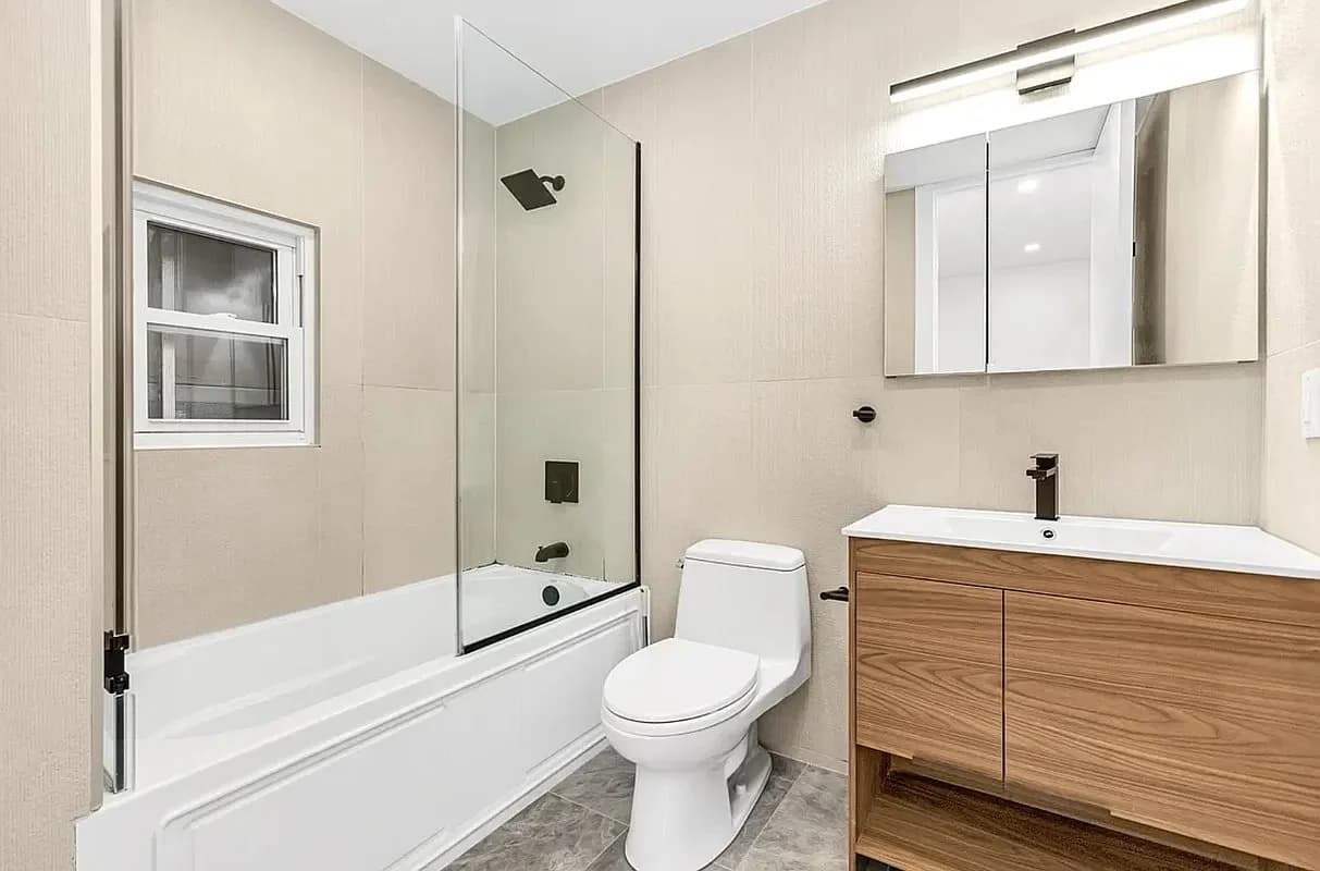 2 bed apartment at 428 Seventh Avenue, Unit 4B, Park Slope, photo 8 of 8