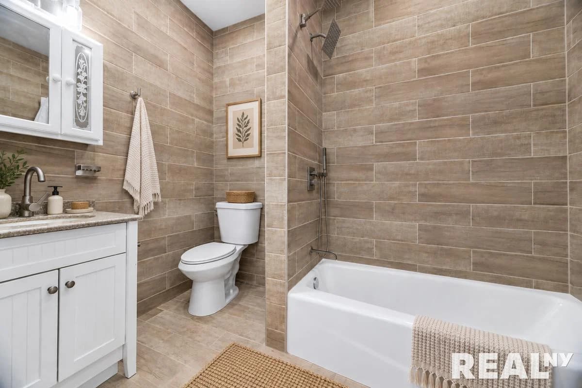 2 bed apartment at 1269 Broadway, Unit B2, Bushwick, photo 6 of 6