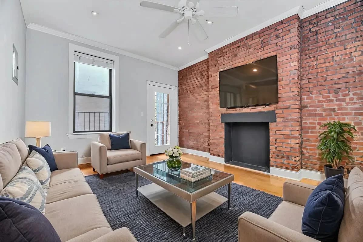1 bed apartment at 564 Hudson Street, Unit 5, West Village, photo 1 of 4