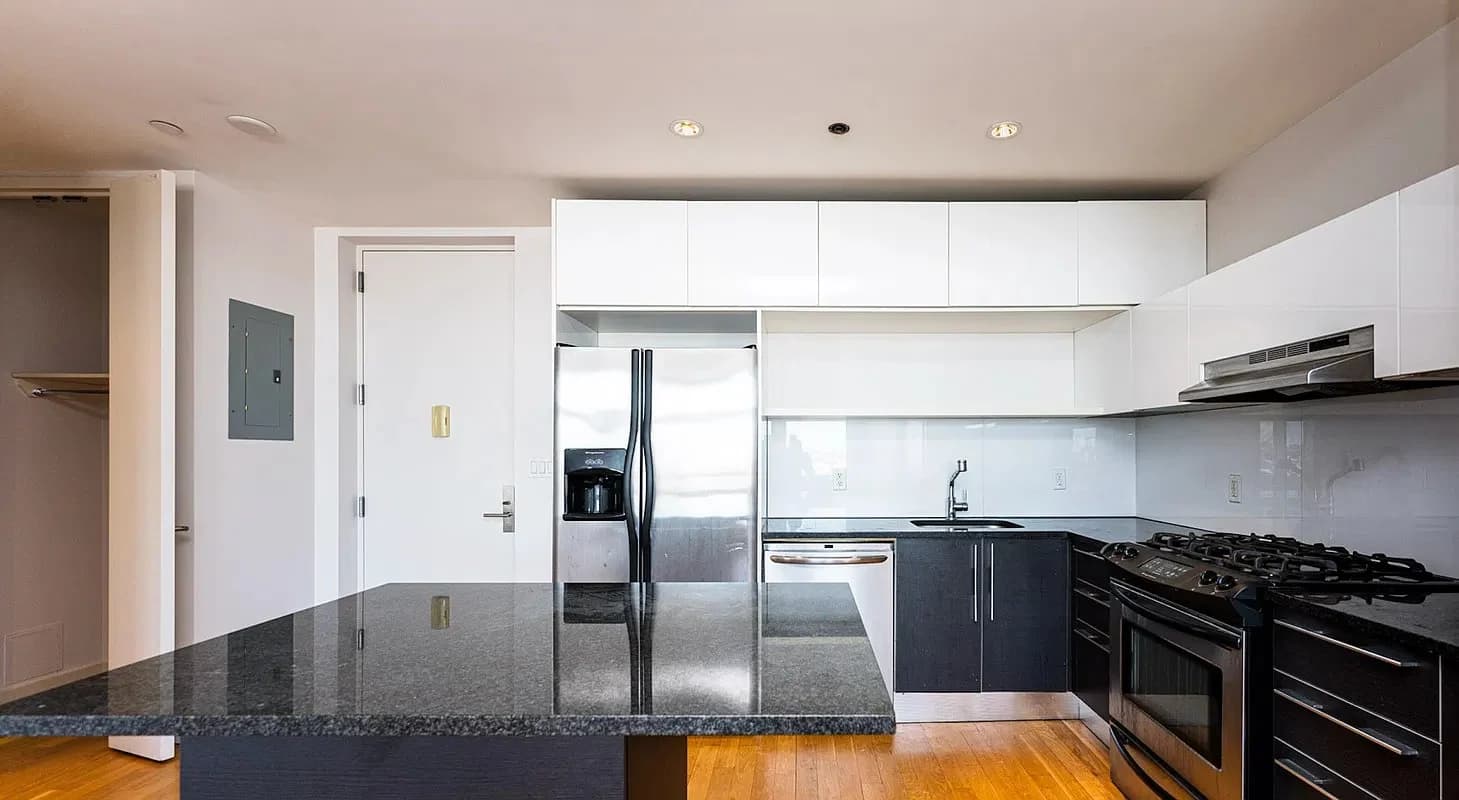 114 Troutman Street, photo 2