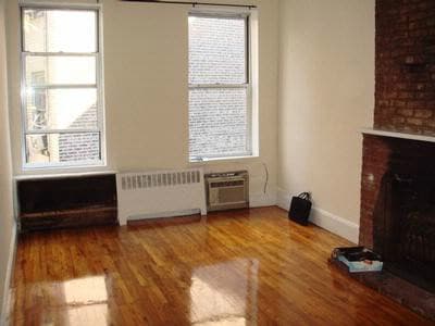 560 Hudson Street, photo 3
