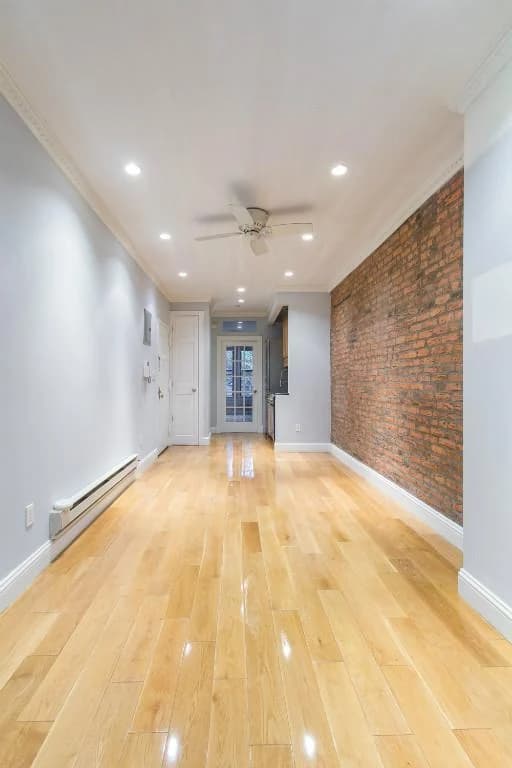 529 East 6th Street, photo 3