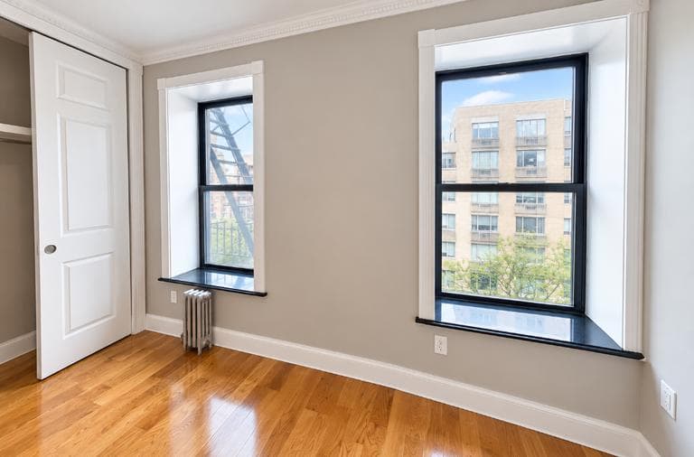 326 East 100th Street, photo 3