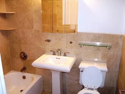 279 E 10th St, photo 3