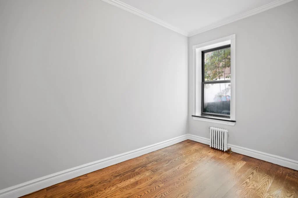 346 E 18th St, photo 4