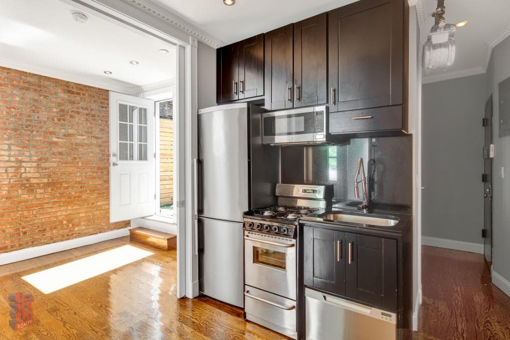 3 Bed apartment at 314 East 106th Street, Unit 7, Harlem, photo 1 of 10