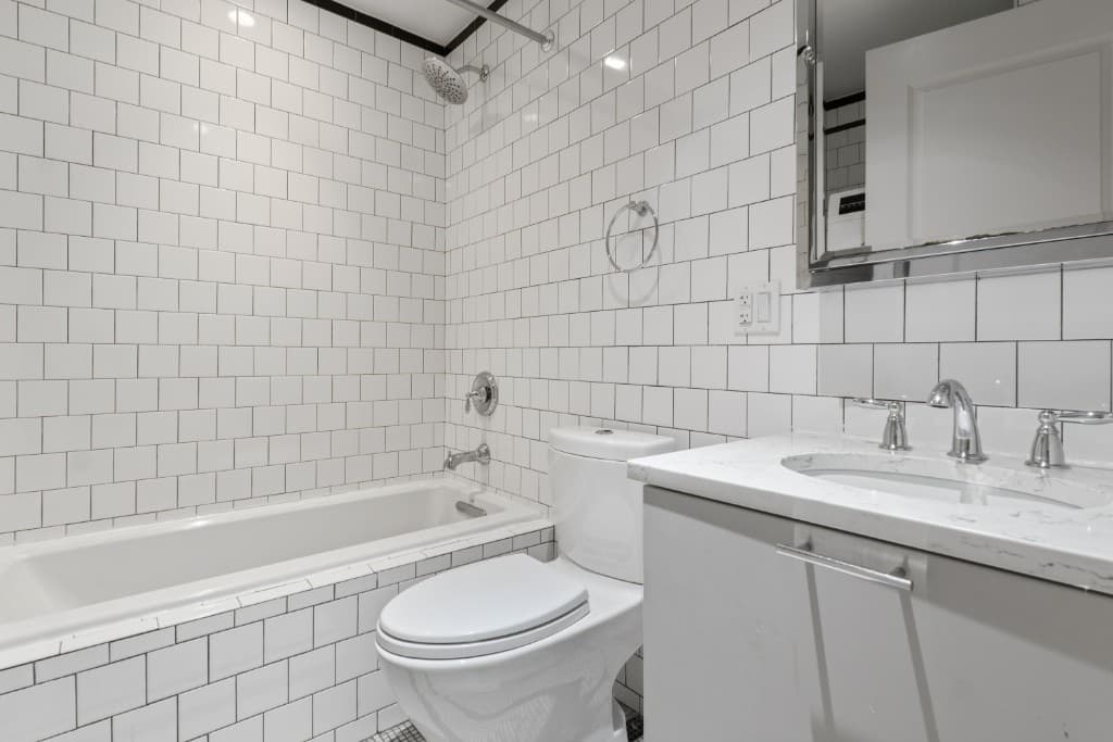 11 East 7th Street, photo 3