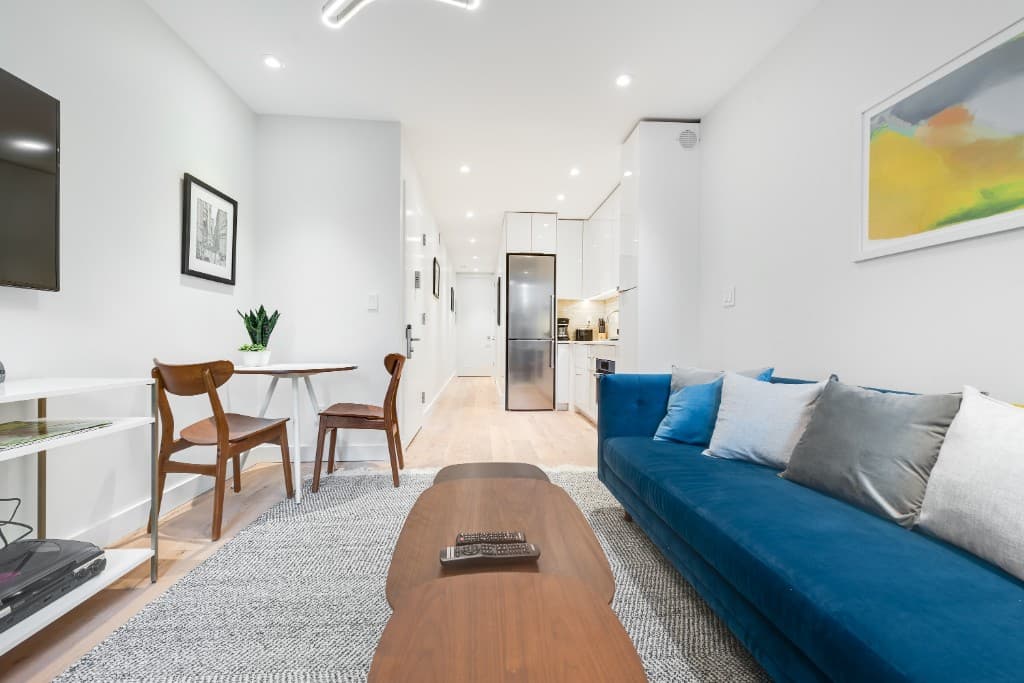 505 West 22nd Street, photo 4