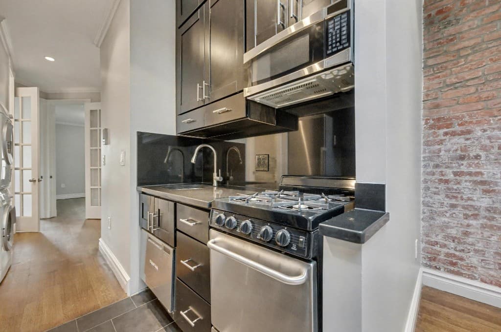 424 West 51st Street