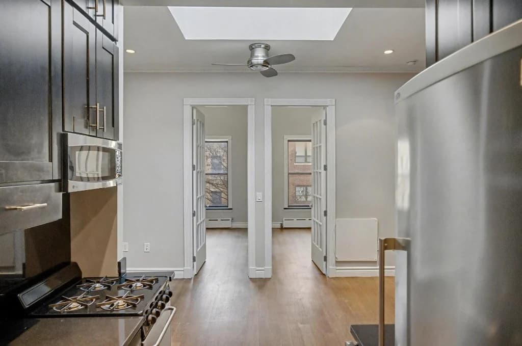 424 West 51st Street, photo 3